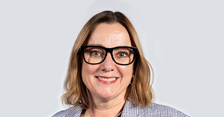 Vicky Savage headshot